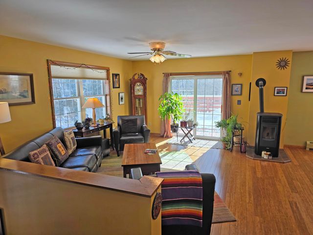 313 South Pine Banks Road, Putney, VT 05346