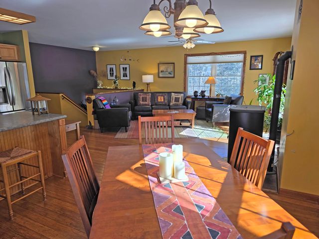 313 South Pine Banks Road, Putney, VT 05346