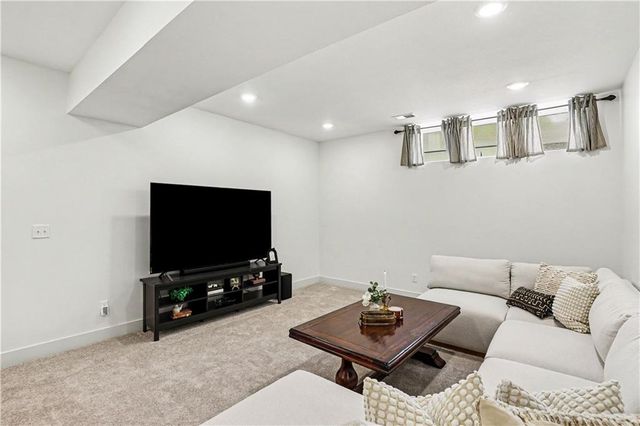 2147 Little Creek Court, Liberty, MO 64068