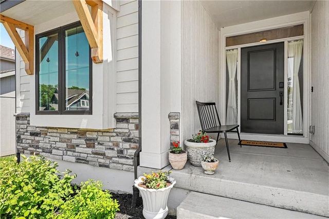 2147 Little Creek Court, Liberty, MO 64068