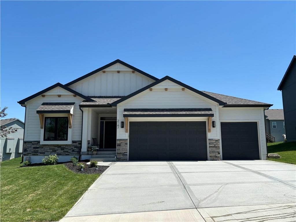 2147 Little Creek Court, Liberty, MO 64068