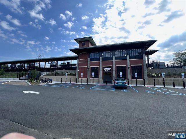 107 Stuyvesant Avenue 201, Lyndhurst, NJ 07071