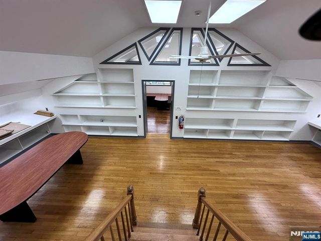 107 Stuyvesant Avenue 201, Lyndhurst, NJ 07071