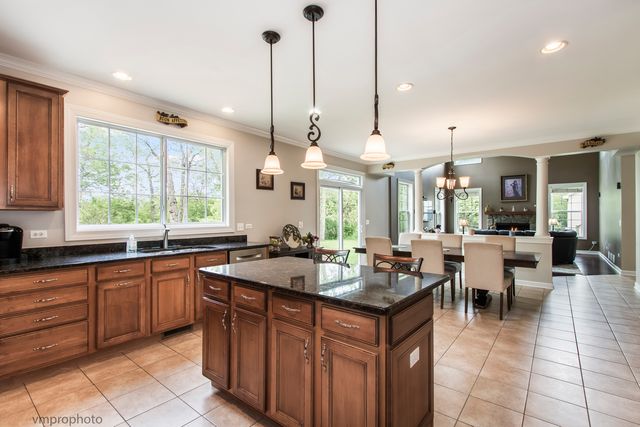 224 Red Oak Court, Island Lake, IL 60042