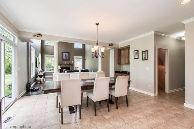 224 Red Oak Court, Island Lake, IL 60042