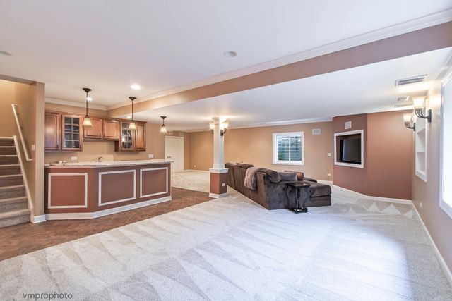 224 Red Oak Court, Island Lake, IL 60042