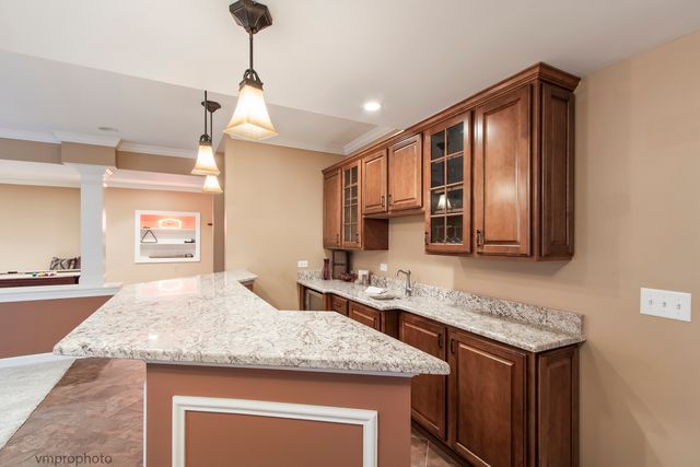 224 Red Oak Court, Island Lake, IL 60042