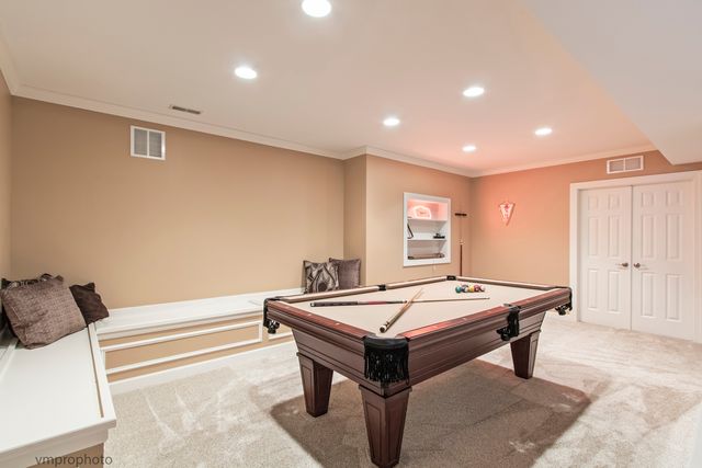 224 Red Oak Court, Island Lake, IL 60042