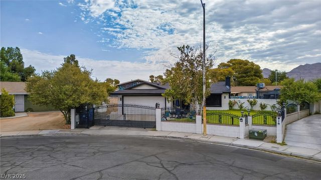 321 Agora Way, Las Vegas, NV 89110