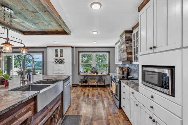 134 County Road 25, Riceville, TN 37370