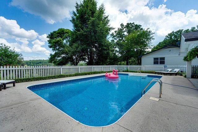 134 County Road 25, Riceville, TN 37370