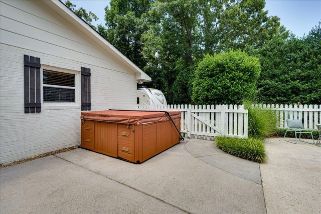 134 County Road 25, Riceville, TN 37370