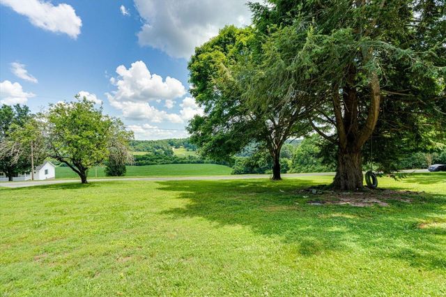 134 County Road 25, Riceville, TN 37370
