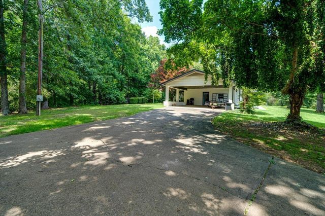 134 County Road 25, Riceville, TN 37370