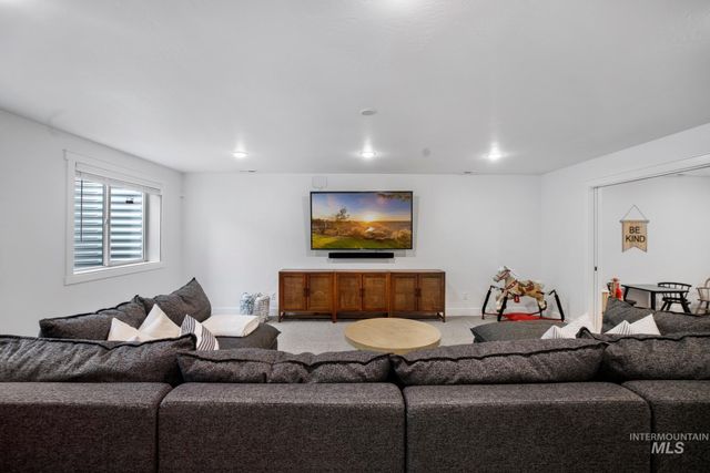 812 Stonegate Ave, Kimberly, ID 83341