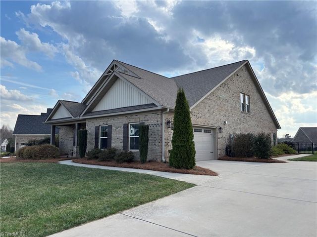 3242 Waterford Glen Lane, Clemmons, NC 27012