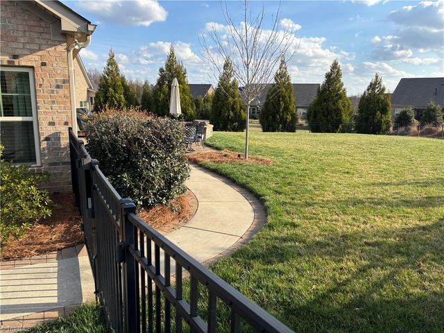 3242 Waterford Glen Lane, Clemmons, NC 27012