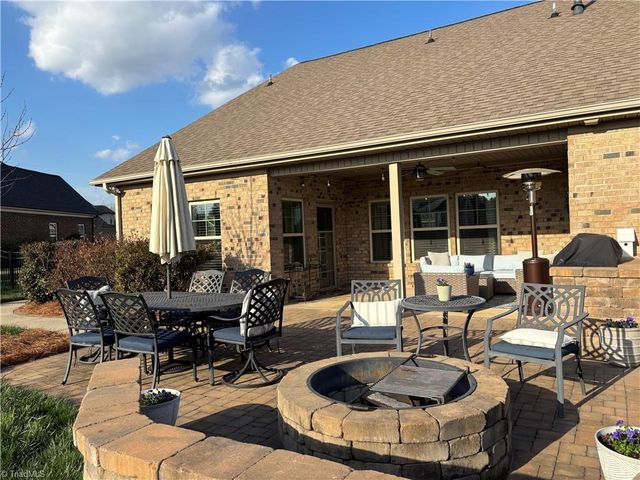 3242 Waterford Glen Lane, Clemmons, NC 27012