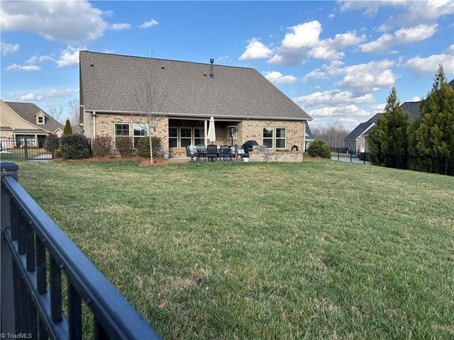 3242 Waterford Glen Lane, Clemmons, NC 27012