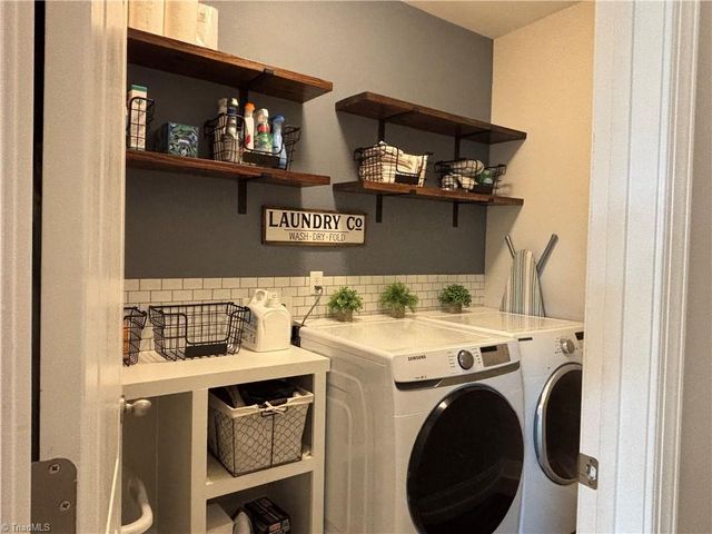 3242 Waterford Glen Lane, Clemmons, NC 27012