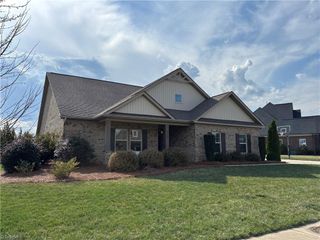 3242 Waterford Glen Lane, Clemmons, NC 27012