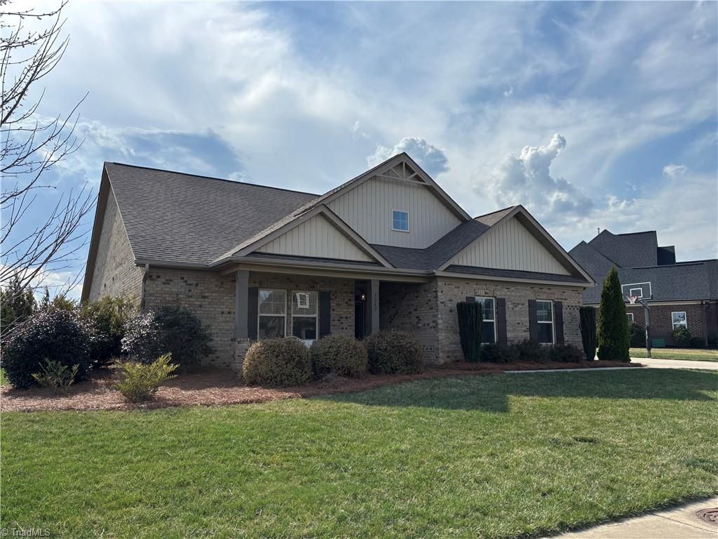 3242 Waterford Glen Lane, Clemmons, NC 27012