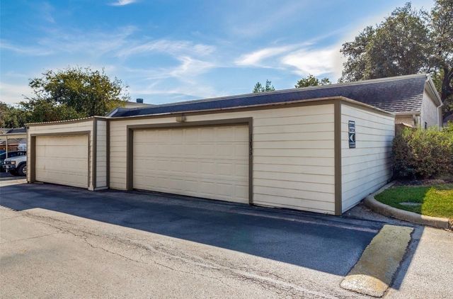 13853 Leinsper Green Street, Dallas, TX 75240