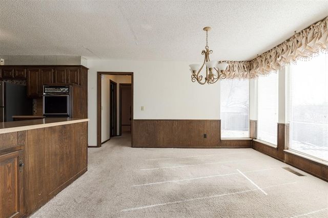 1404 Shalamar, Edmond, OK 73013