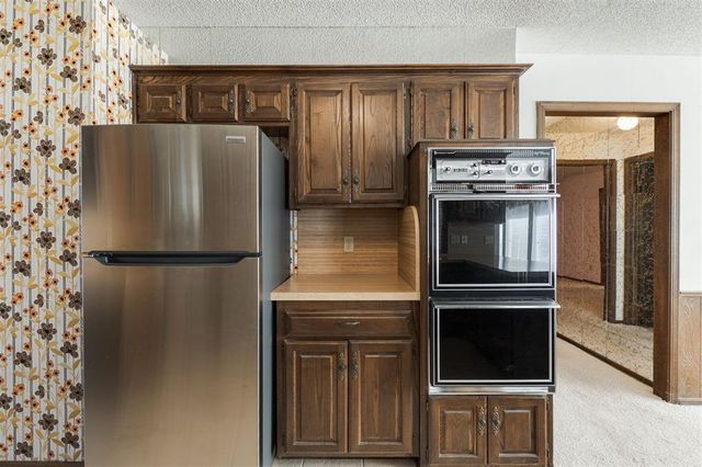 1404 Shalamar, Edmond, OK 73013