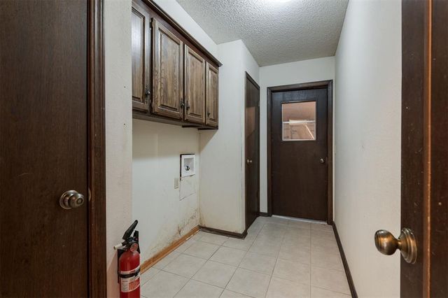 1404 Shalamar, Edmond, OK 73013