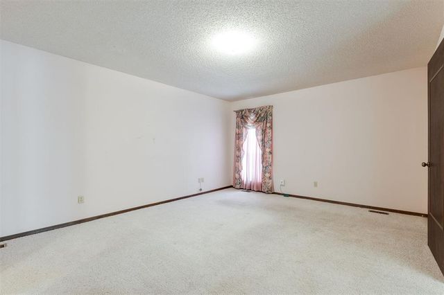 1404 Shalamar, Edmond, OK 73013