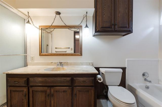 1404 Shalamar, Edmond, OK 73013