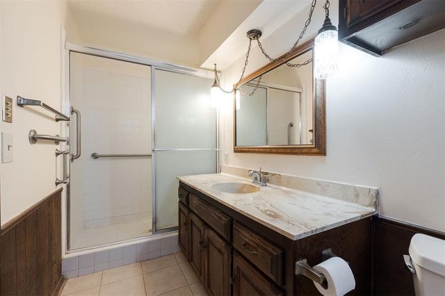 1404 Shalamar, Edmond, OK 73013