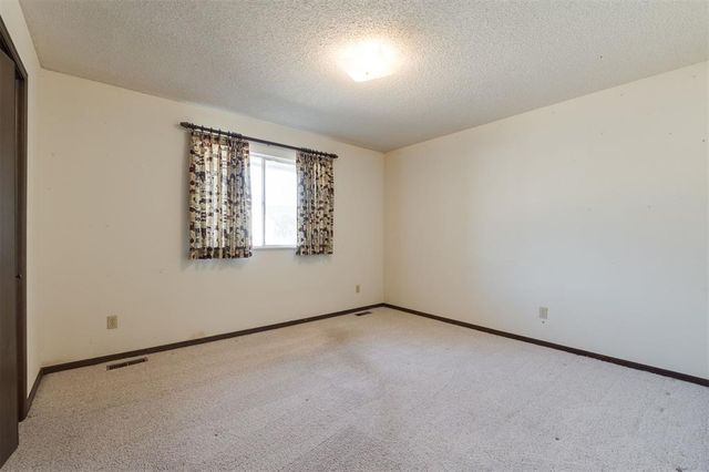 1404 Shalamar, Edmond, OK 73013