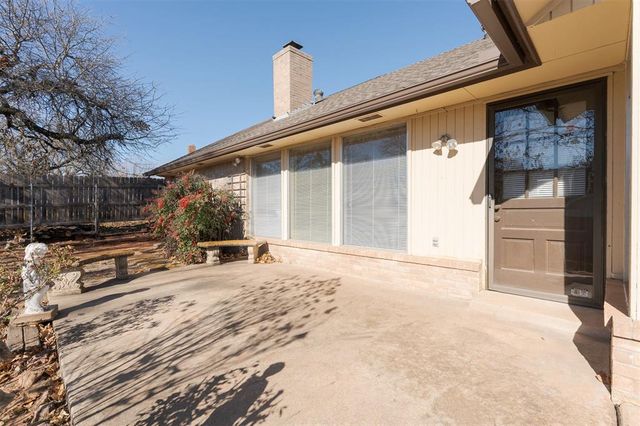 1404 Shalamar, Edmond, OK 73013