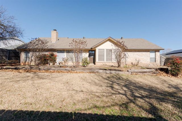 1404 Shalamar, Edmond, OK 73013