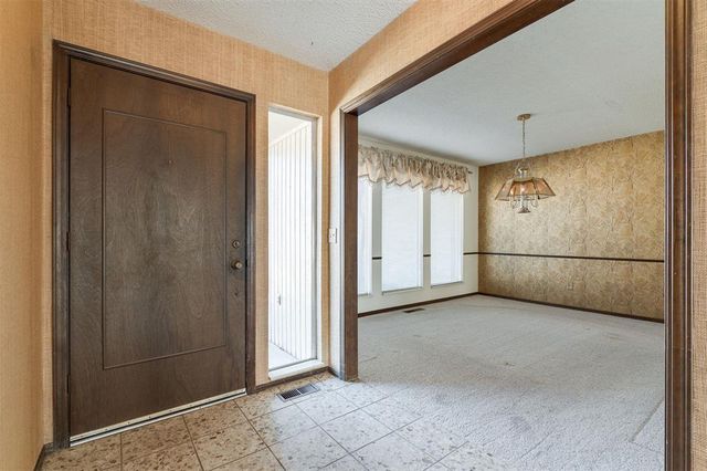 1404 Shalamar, Edmond, OK 73013