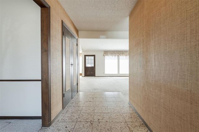 1404 Shalamar, Edmond, OK 73013