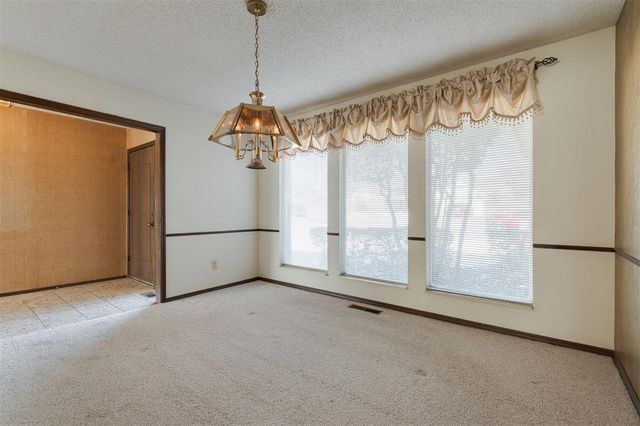 1404 Shalamar, Edmond, OK 73013