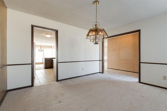 1404 Shalamar, Edmond, OK 73013