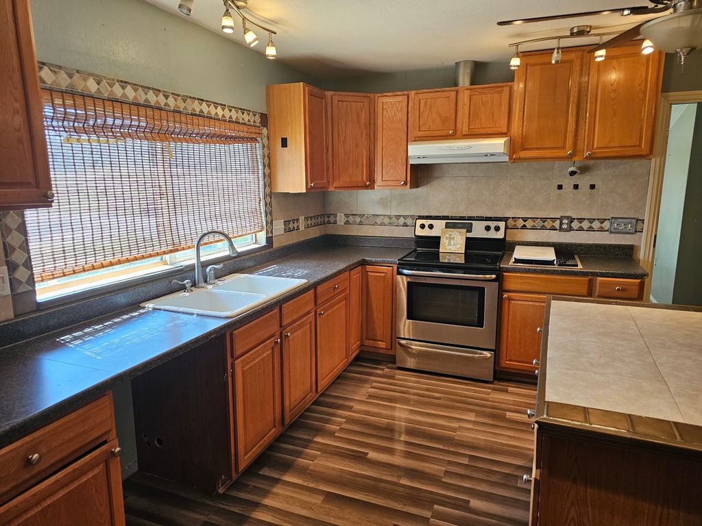 Image 13 of property listing at 1024 Tolle Road, Mt Vernon, IL 62864