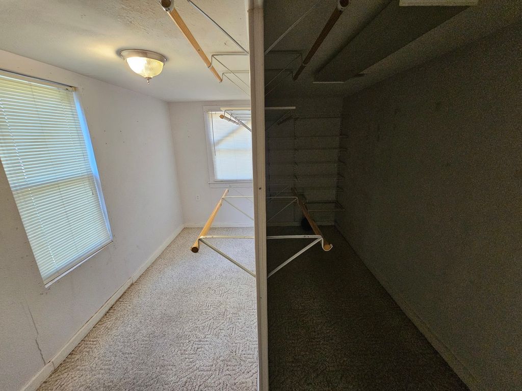 Image 18 of property listing at 1024 Tolle Road, Mt Vernon, IL 62864