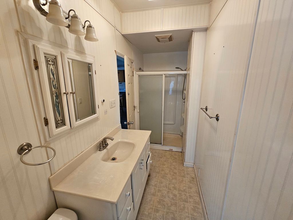 Image 23 of property listing at 1024 Tolle Road, Mt Vernon, IL 62864