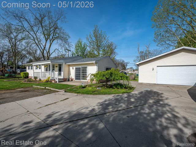 18338 Olmstead, Brownstown Charter Township, MI 48193