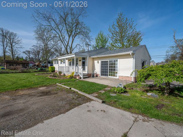 18338 Olmstead, Brownstown Charter Township, MI 48193
