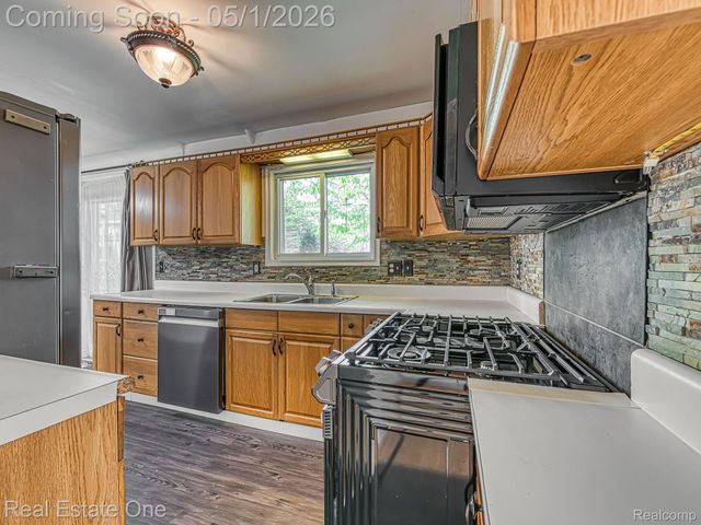 18338 Olmstead, Brownstown Charter Township, MI 48193