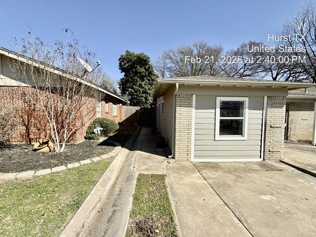 408 Simmons Drive, Hurst, TX 76053