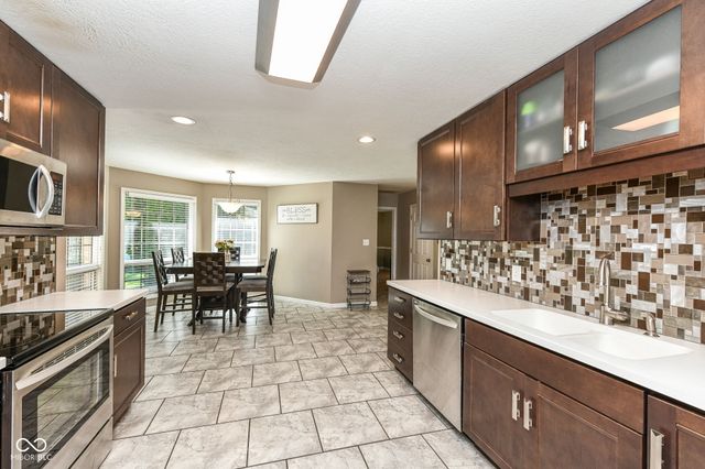 613 S Miramar Way, Muncie, IN 47304
