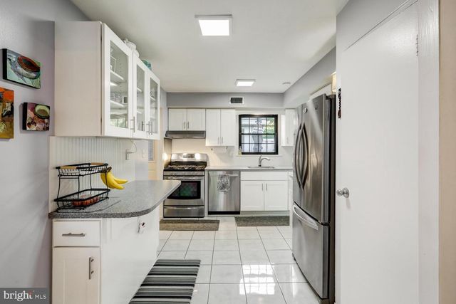 43 VALLEYBROOK DR, Lancaster, PA 17601