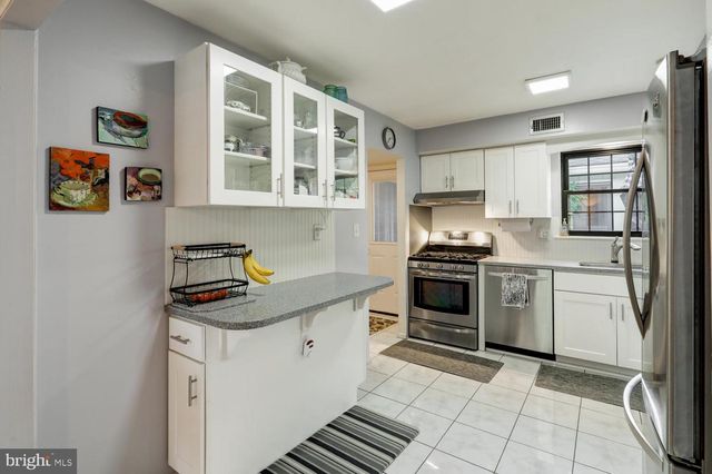 43 VALLEYBROOK DR, Lancaster, PA 17601